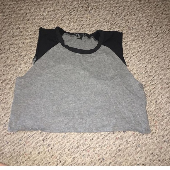 Forever 21 Tops - Sleeveless crop top